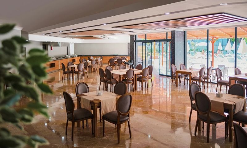 Clover Magic Park Side Hotel